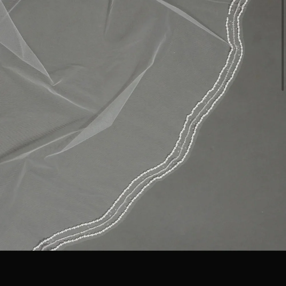 Zenaida Wedding Veil - Picture 2 of 4